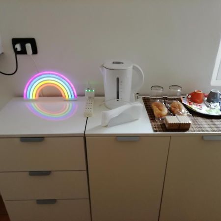 Over The Rainbow - Cozy Studio In The Centre Of Ferrara Lejlighed Eksteriør billede