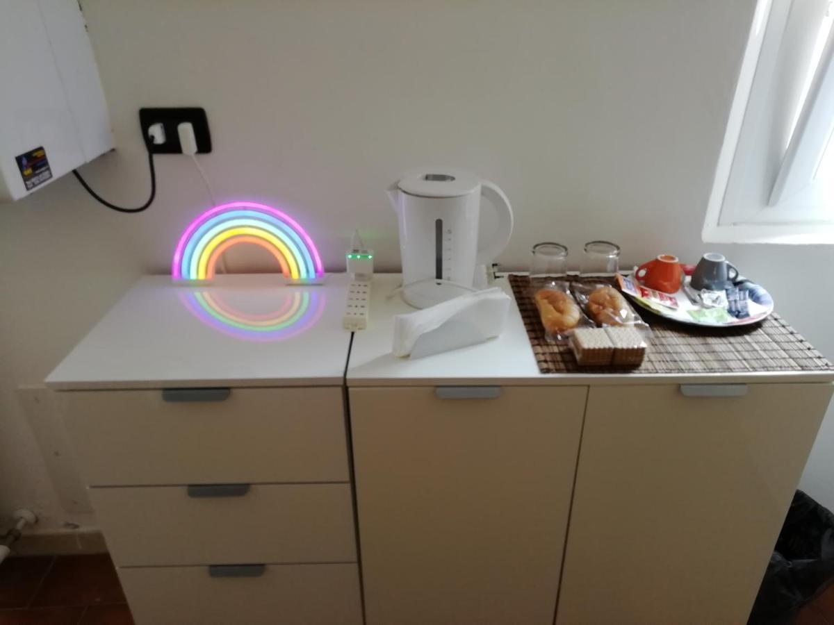 Over The Rainbow - Cozy Studio In The Centre Of Ferrara Lejlighed Eksteriør billede