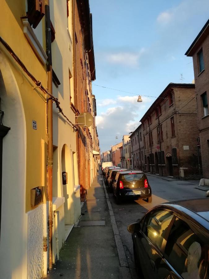 Over The Rainbow - Cozy Studio In The Centre Of Ferrara Lejlighed Eksteriør billede